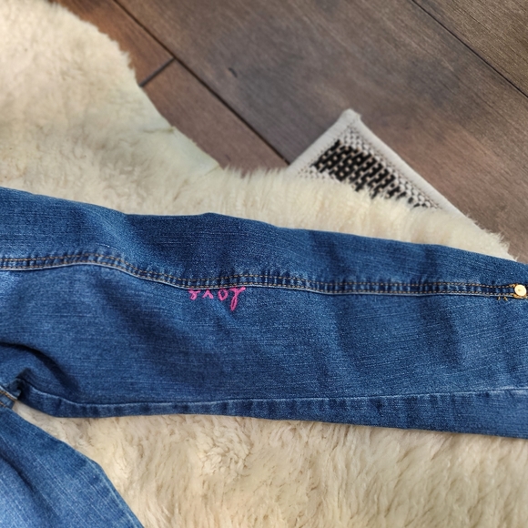 Handpainted jean jacket. - Picture 7 of 9